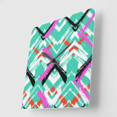 手描きのティール（緑がかった色）のジグザグパターン スクエア壁時計 (傾斜)