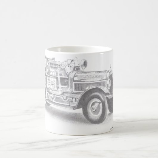 手描きのビンテージ消防車のスケッチ コーヒーマグカップ (中央)