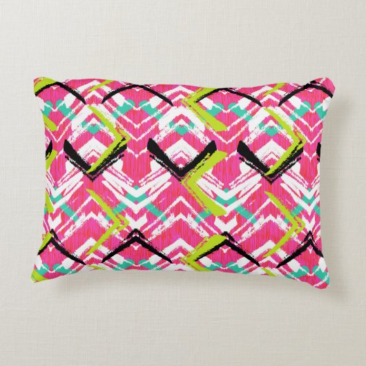 手描きのピンクのジグザグパターン アクセントクッション (裏面)