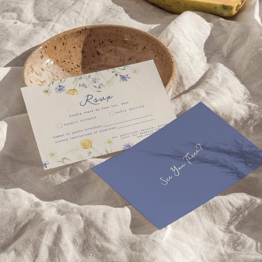 手描きのワイルドフラワーの結婚式RSVPカード 出欠カード