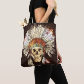 手描きの先住民、Hのアメリカのインドの頭飾り トートバッグ (クローズアップ)