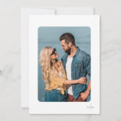 手描きの写真グリーン+ウィムジカルな結婚式 セーブザデート (裏面)