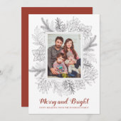 手描きの松の枝、ポインセチア、冬の実をフィーチャーした、素朴で明るいクリスマスの写真カード
 (正面/裏面)