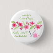 手描きの桜の花のニードルポイント 缶バッジ (正面)