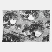 手描きの白黒バラのスカルパターン。 キッチンタオル (横)