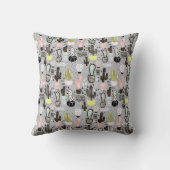 手描きの織り目加工のサボテンパターン クッション (裏面)