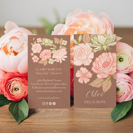 手描きの花と葉のエレガントなラインアートスタイル 名刺