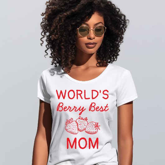 手描きの赤いイチゴでベスト・モム マザーズデー Tシャツ