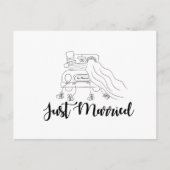 手描きの車の輪郭のたった今結婚しましたのカップル 案内ポストカード (正面)