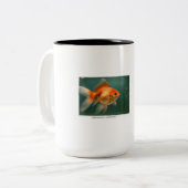 手描きの魚のイラストマグカップ ツートーンマグカップ (正面左)