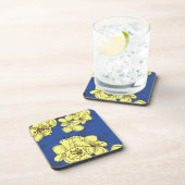 手描きの黄色い野生の花を青に コースター (右側)