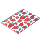 手描きイチゴヴィンテージ模様 ノートブック (左側)