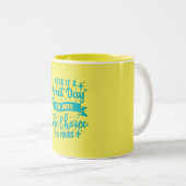 手描きタイポグラフィマグとやる気を起こさせる引用文 ツートーンマグカップ (正面右)