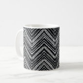 手描きパターン。ジグザグ線ストライプと線 コーヒーマグカップ (正面左)
