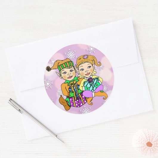 手描き小妖精や小人の女の子とギフトを持つ男の子 ラウンドシール (封筒)