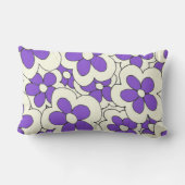 手描き紫とクリームフラワーデザイン ランバークッション (裏面)