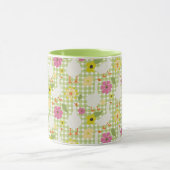 手描き花付きかわいい鵞鳥 – 緑チェック マグカップ (中央)