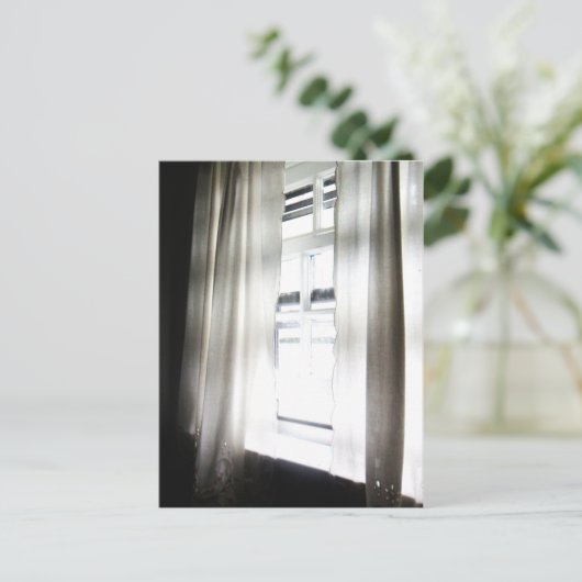 手放す ポストカード (スタンド正面)