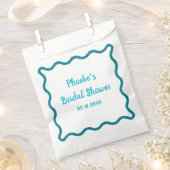 手書きお洒落波状縁どブライダルシャワー フェイバーバッグ (クリップ留めされた状態)