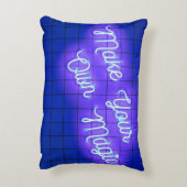 手書きのネオ白熱［赤熱］光を放つン文字が自分の魔法を作る  アクセントクッション (裏面(縦))