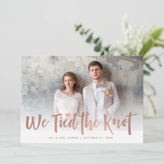 手書きのモダンたった今結婚しました写真の告知 招待状 (スタンド正面)