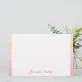 手書きの一流の文字のピンクの黄色色の調和 便箋 (スタンド正面)