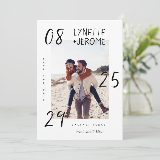 手書きの日付と筆記体のスクリプトの写真 ウェディング セーブザデート (スタンド正面)