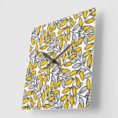 手書きイエローグレー葉のパターン スクエア壁時計 (傾斜)