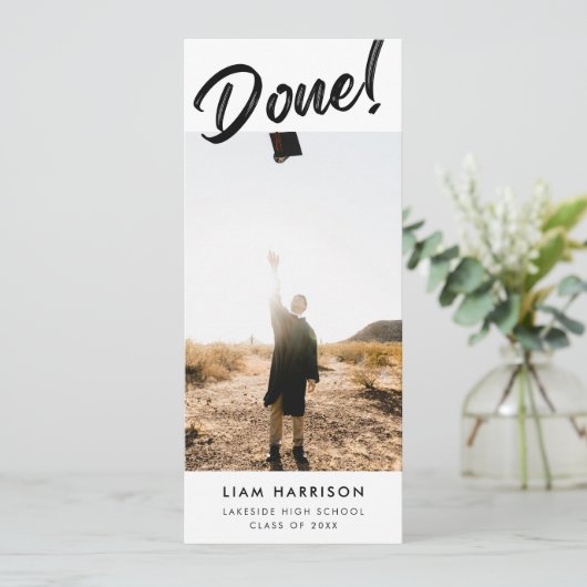 手書きカジュアルのはっきりした卒業の完了 招待状 (スタンド正面)