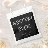 手書きカジュアルタイポグラフィホワイト&ブラック フェイバーバッグ (クリップ留めされた状態)