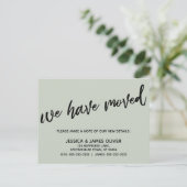 手書きシンプル引っ越しましたタイポグラフィセージ ポストカード (スタンド正面)