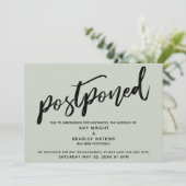 手書きモダンの延期されたセージカード 招待状 (スタンド正面)