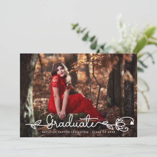 手書きモダンスクリプト赤い写真卒業 案内状 (スタンド正面)