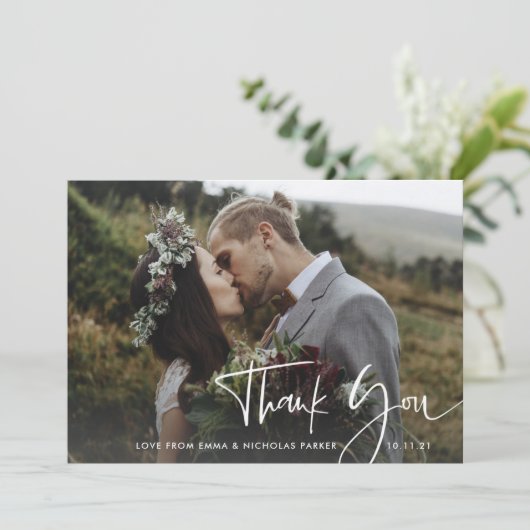 手書きモダンスクリプト | 2枚の写結婚真 サンキューカード (スタンド正面)