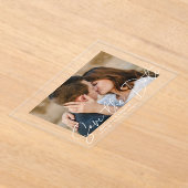 手書きモダンホワイトスクリプト日付の保存 アクリル招待状 (レイダウン)