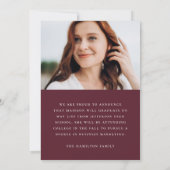 手書きモダンマルーン文字の写真卒業 案内状 (裏面)