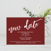 手書き延期結婚の新しい日付バーガンディ 招待状 (スタンド正面)