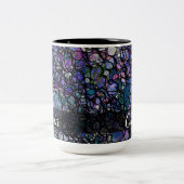 手書き抽象芸術円、青、紫、黒 ツートーンマグカップ (中央)