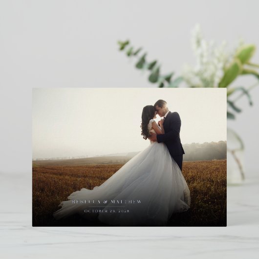 手書式の結婚式の日の写真ありがとうシルバー 箔招待状 (立ち正面)