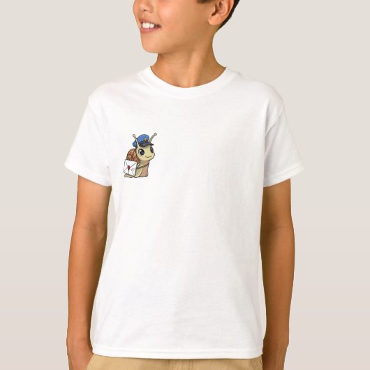 手紙を届けるカタツムリの郵便配達員 子供 Tシャツ (正面)
