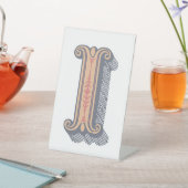 手紙「I」の刺繍が入エレガントった 台座サイン (インサイチュ)