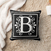 手紙Bのモノグラムの黒 クッション (ブランケット)