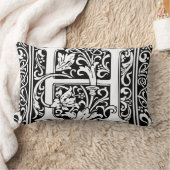 手紙H中世モノグラムアールヌーボー ランバークッション (ブランケット)