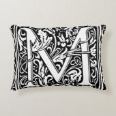 手紙M中世モノグラムアールヌーボー アクセントクッション (正面)