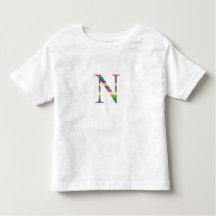 手紙Nが付いているTシャツ