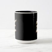 手紙Zのモノグラムのマグ ツートーンマグカップ (中央)