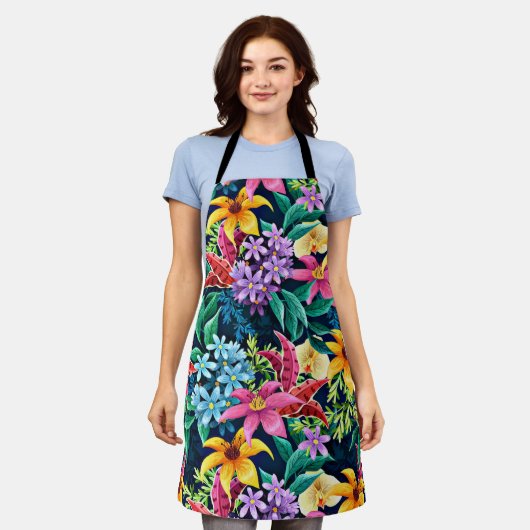 手絵を描異国花柄–23001 エプロン (着用した状態)