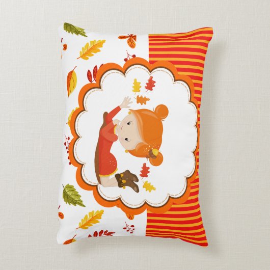 手絵を描秋愛らしい少女 アクセントクッション (裏面(縦))