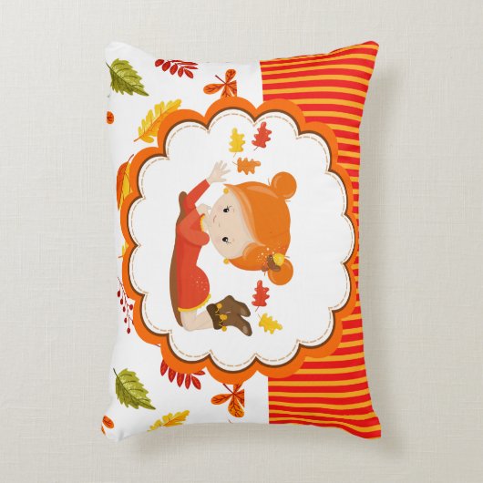 手絵を描秋愛らしい少女 アクセントクッション (正面(垂直))