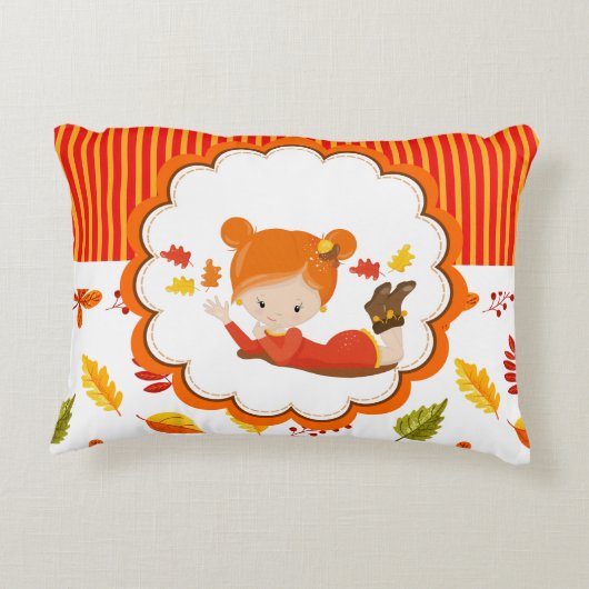 手絵を描秋愛らしい少女 アクセントクッション (裏面)